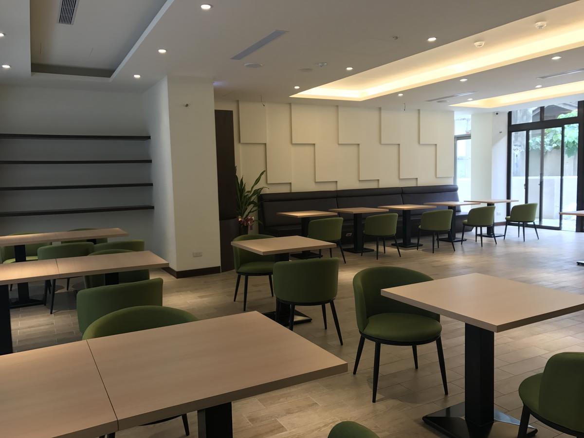晨光飯店 Hotel Kota Chiayi Bagian luar foto